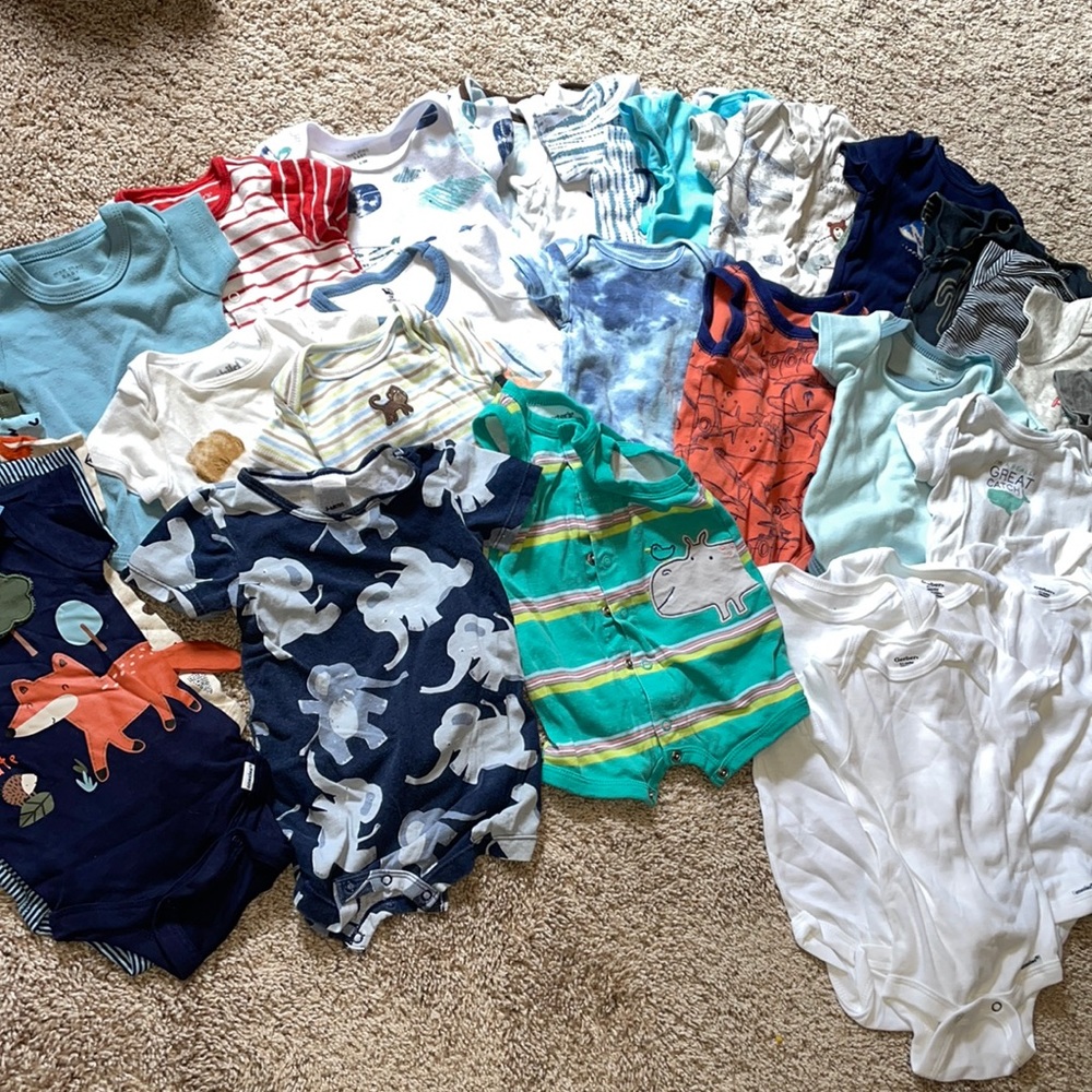 Lot 0-3 boy clothes -42 pieces